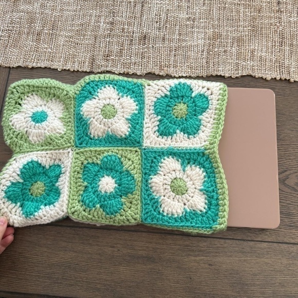 Flower Crochet Computer Laptop Sleeve Case - Picture 4 of 7